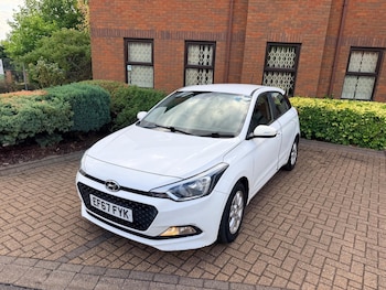 Used Hyundai i20 2017 for sale - 79609080: Photo