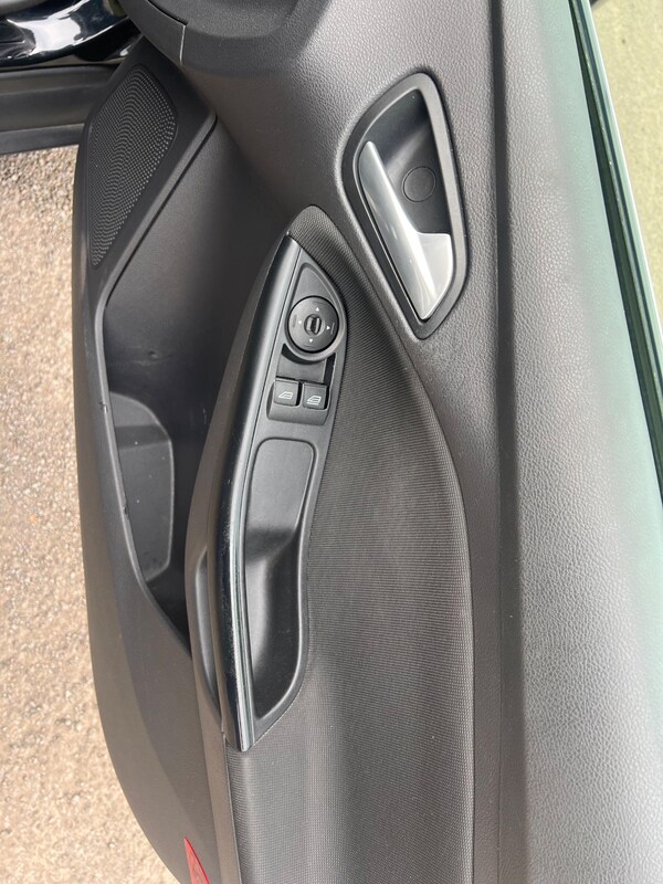 Used Ford Focus 2012 for sale - 76122997: Photo 23