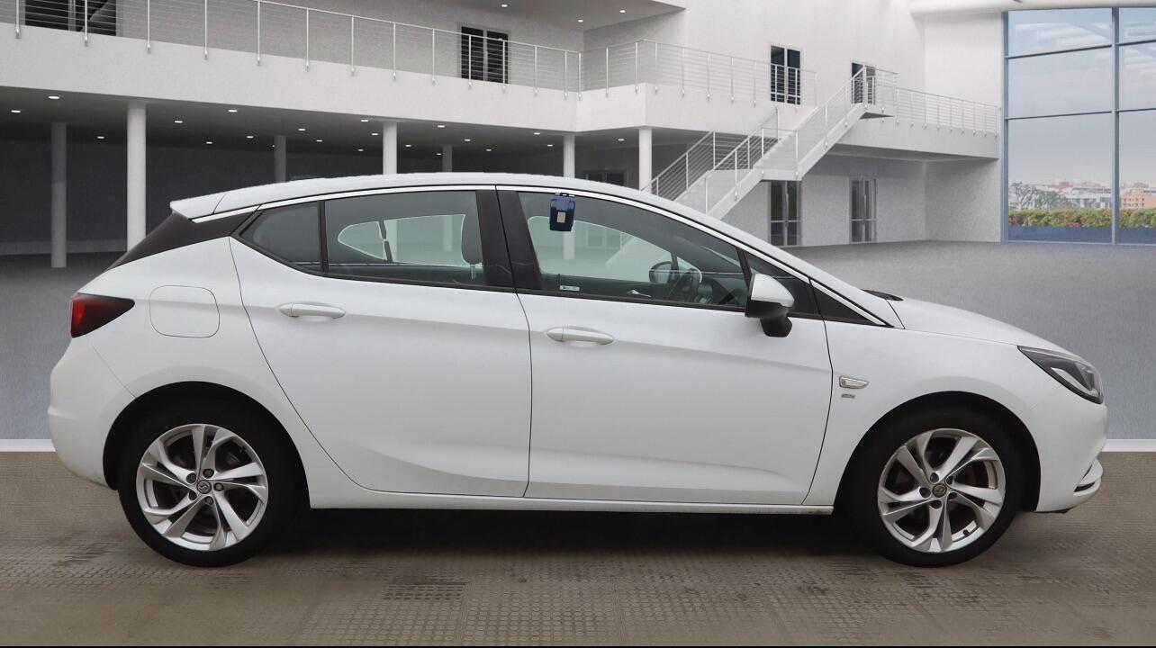 Used Vauxhall Astra for sale - 77242689: Photo 5