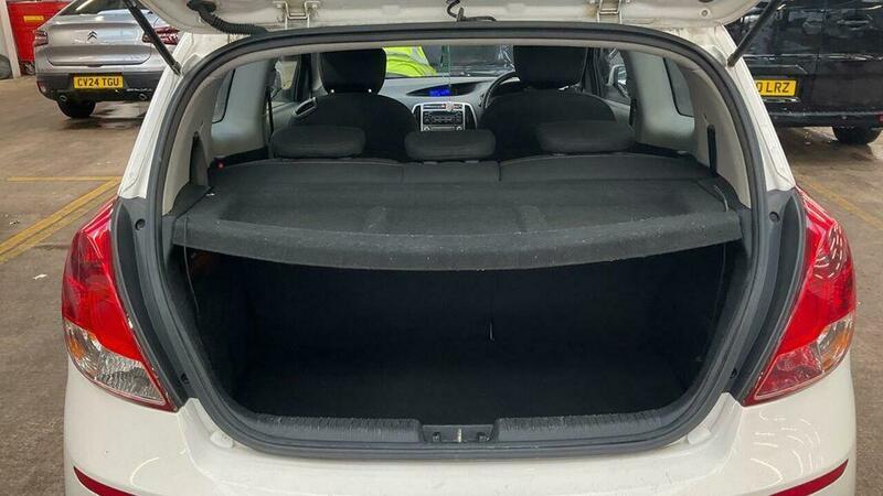 Used Hyundai i20 2013 for sale - 77646202: Photo 11