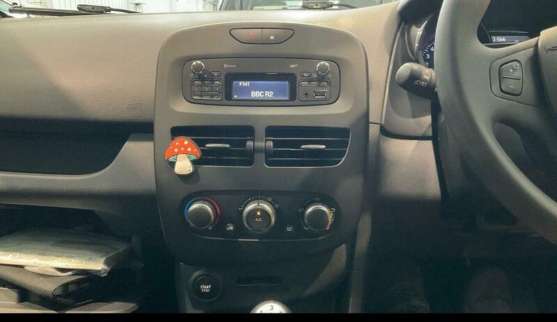 Used Renault Clio 2015 for sale - 76703633: Photo 17