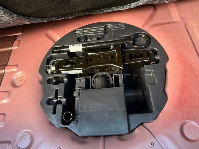 Used Renault Clio 2015 for sale - 76703633: Photo 25