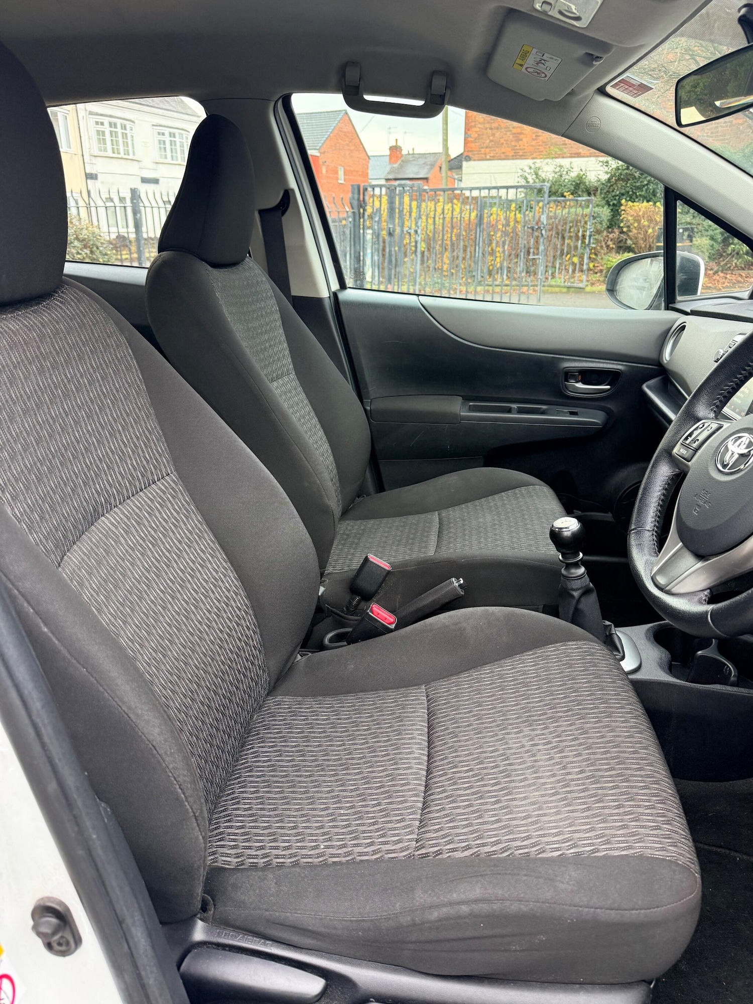 Used Toyota Yaris 2013 for sale - 77637672: Photo 19