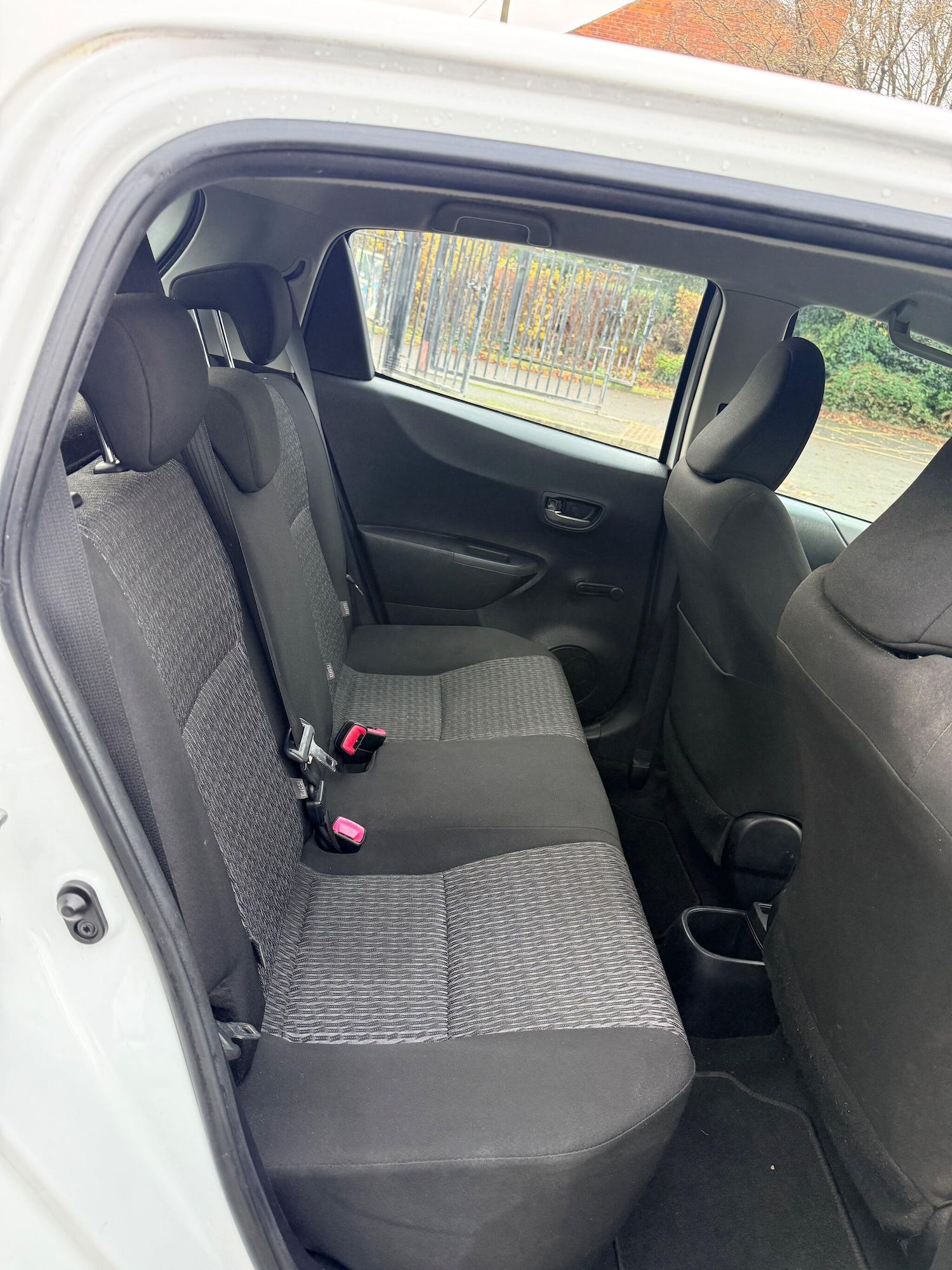 Used Toyota Yaris 2013 for sale - 77637672: Photo 20