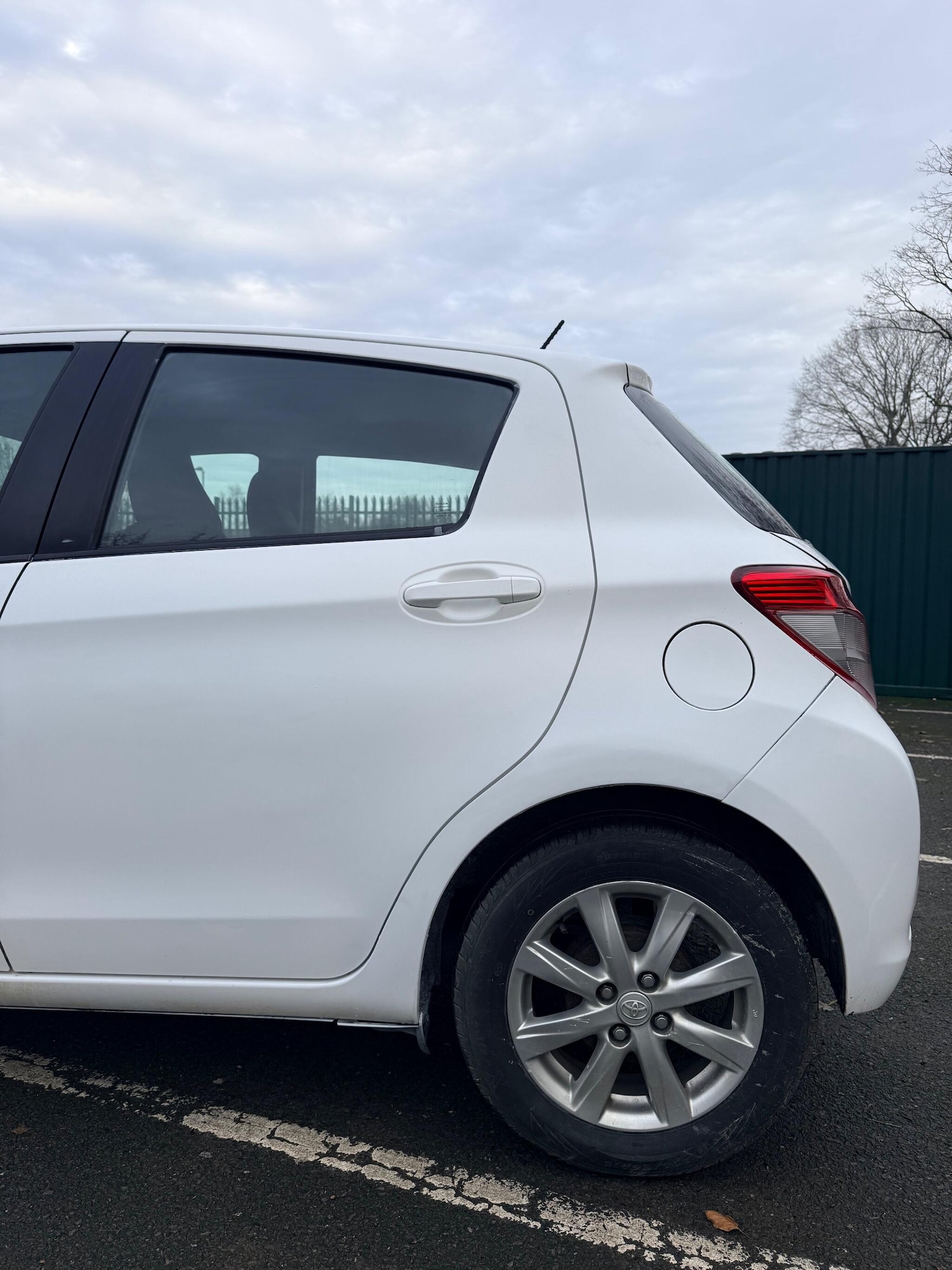 Used Toyota Yaris 2013 for sale - 77637672: Photo 26