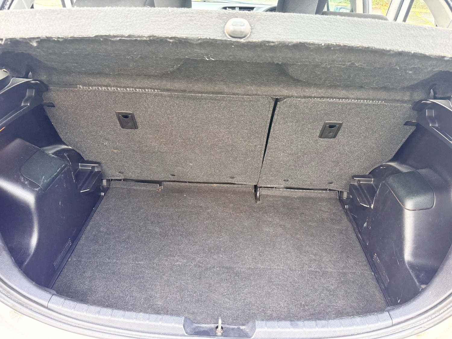 Used Toyota Yaris 2013 for sale - 77637672: Photo 31