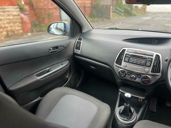 Used Hyundai i20 2013 for sale - 76122993: Photo 18