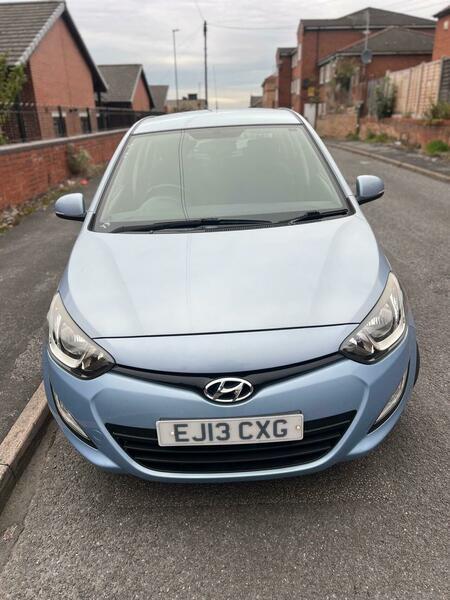 Used Hyundai i20 2013 for sale - 76122993: Photo 2