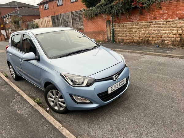 Used Hyundai i20 2013 for sale - 76122993: Photo 5