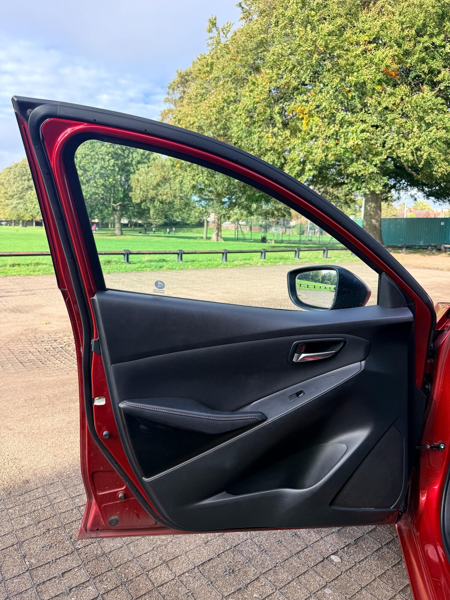 Used Mazda Mazda2 2015 for sale - 76703631: Photo 42