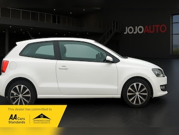 Used Volkswagen Polo 2014 for sale - 76953274: Photo