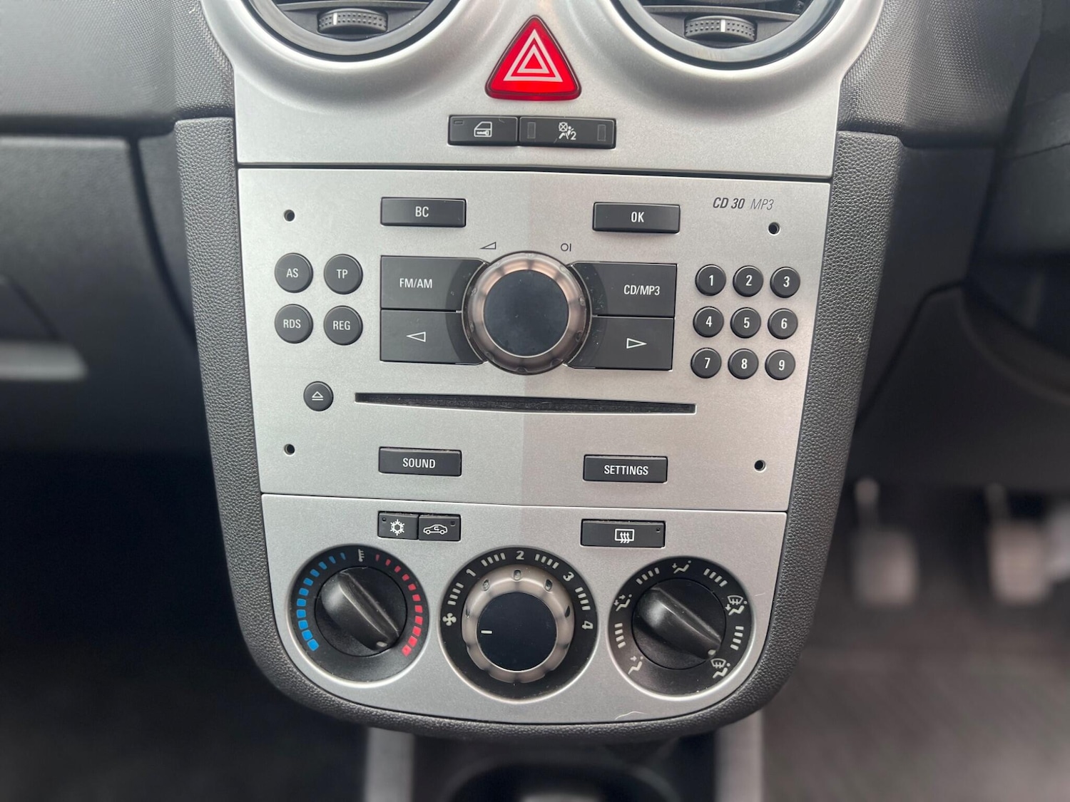 Used Vauxhall Corsa 2011 for sale - 76703622: Photo 17