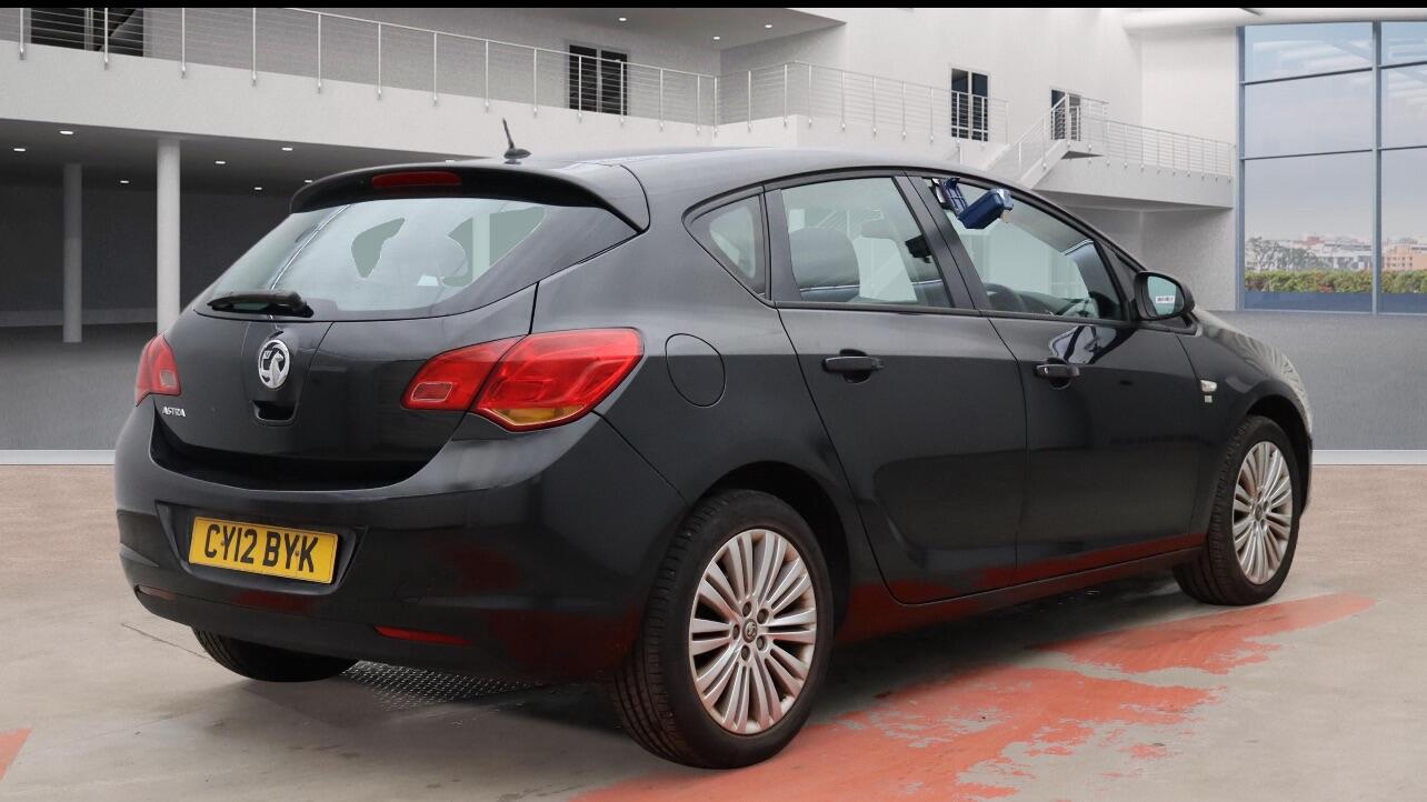 Used Vauxhall Astra for sale - 77496603: Photo 2