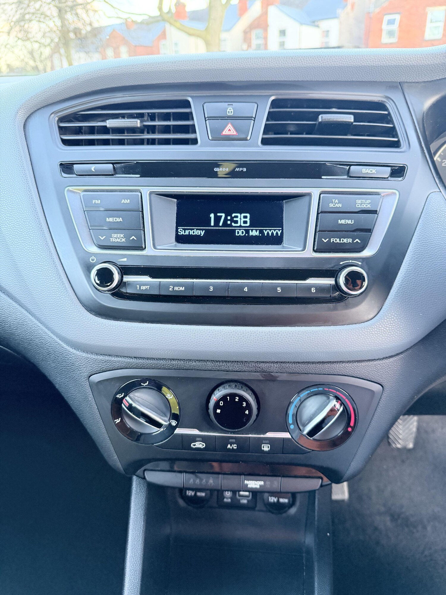 Used Hyundai i20 2015 for sale - 77939302: Photo 13