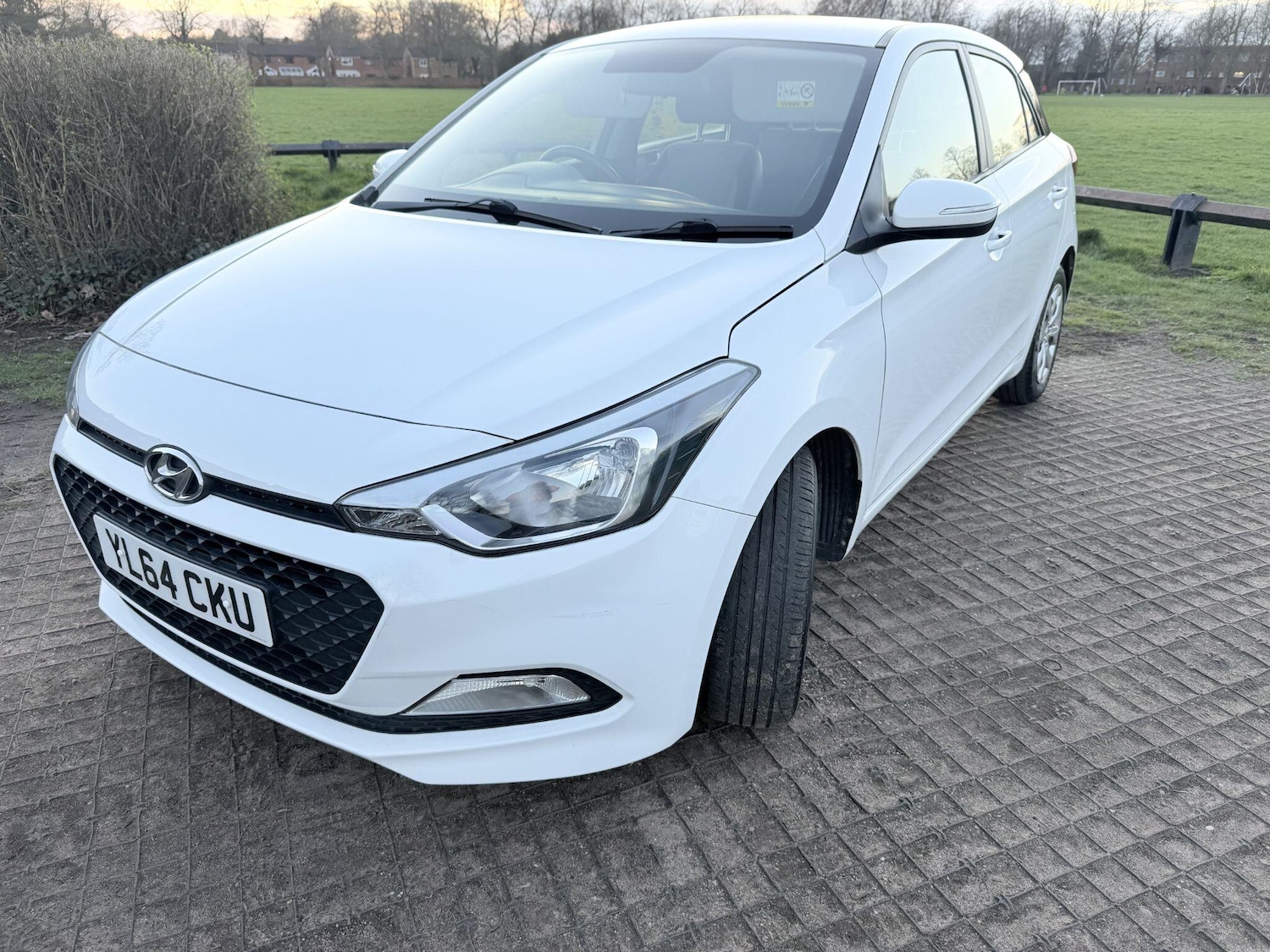 Used Hyundai i20 2015 for sale - 77939302: Photo 2