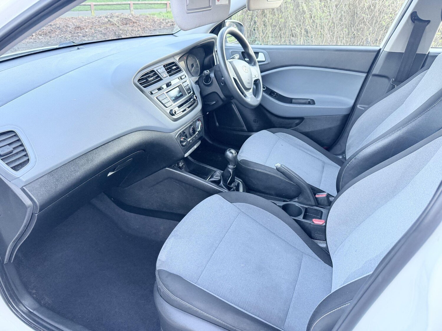 Used Hyundai i20 2015 for sale - 77939302: Photo 28