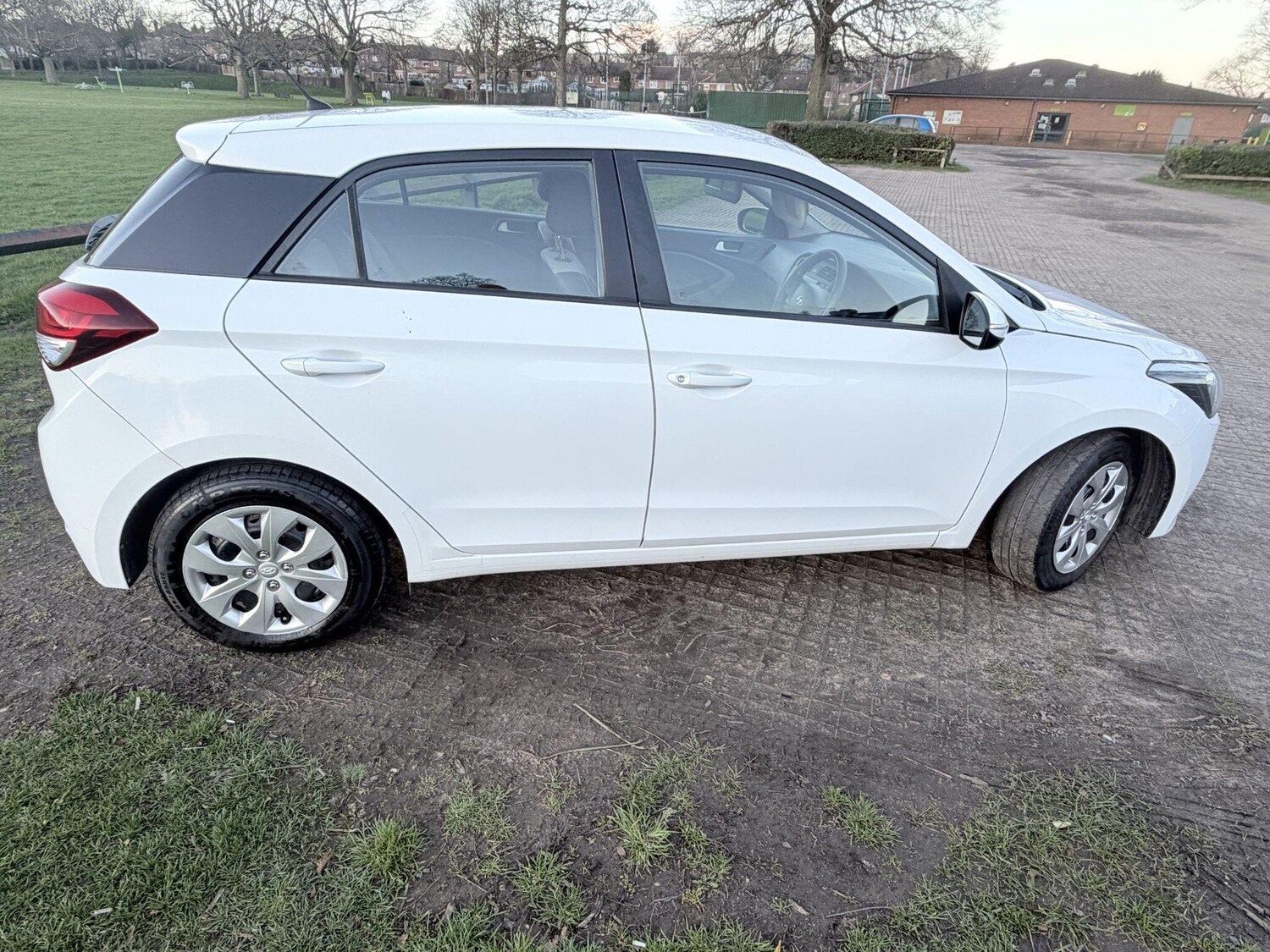 Used Hyundai i20 2015 for sale - 77939302: Photo 7