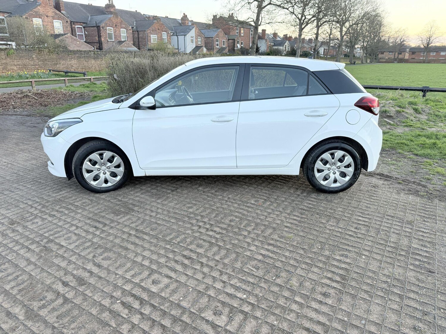 Used Hyundai i20 2015 for sale - 77939302: Photo 8
