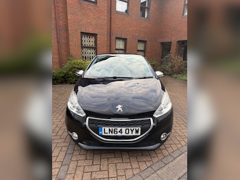 Used Peugeot 208 2014 for sale - 75657476: Photo