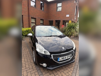 Used Peugeot 208 2014 for sale - 75657476: Photo