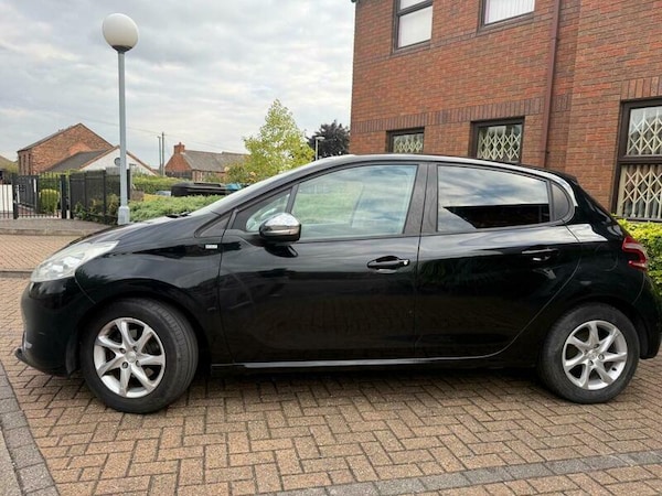 Used Peugeot 208 2014 for sale - 75657476: Photo 7
