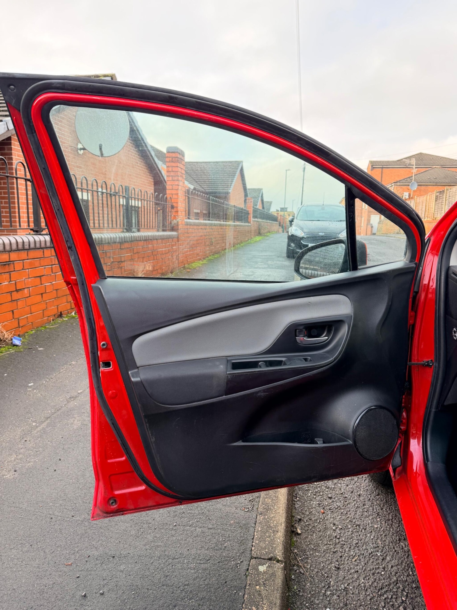 Used Toyota Yaris 2013 for sale - 77982230: Photo 22