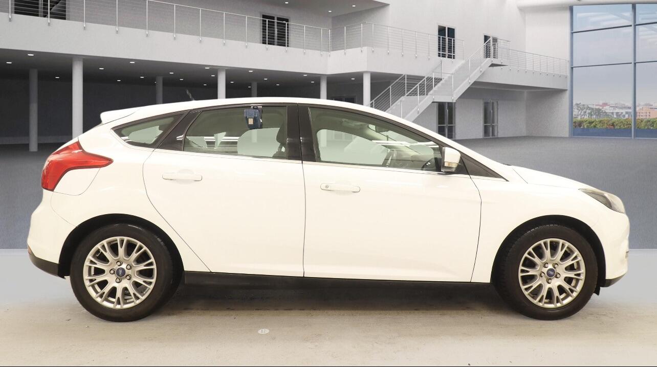 Used Ford Focus 2011 for sale - 77882250: Photo 3