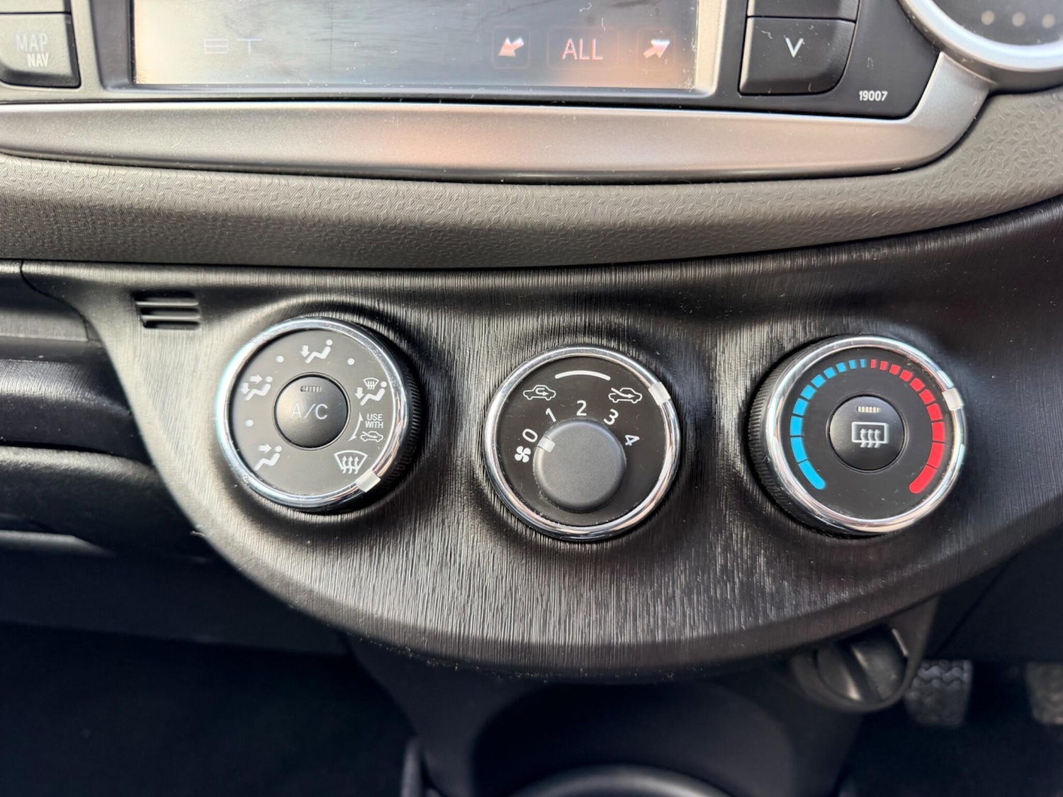 Used Toyota Yaris for sale - 77705142: Photo 18