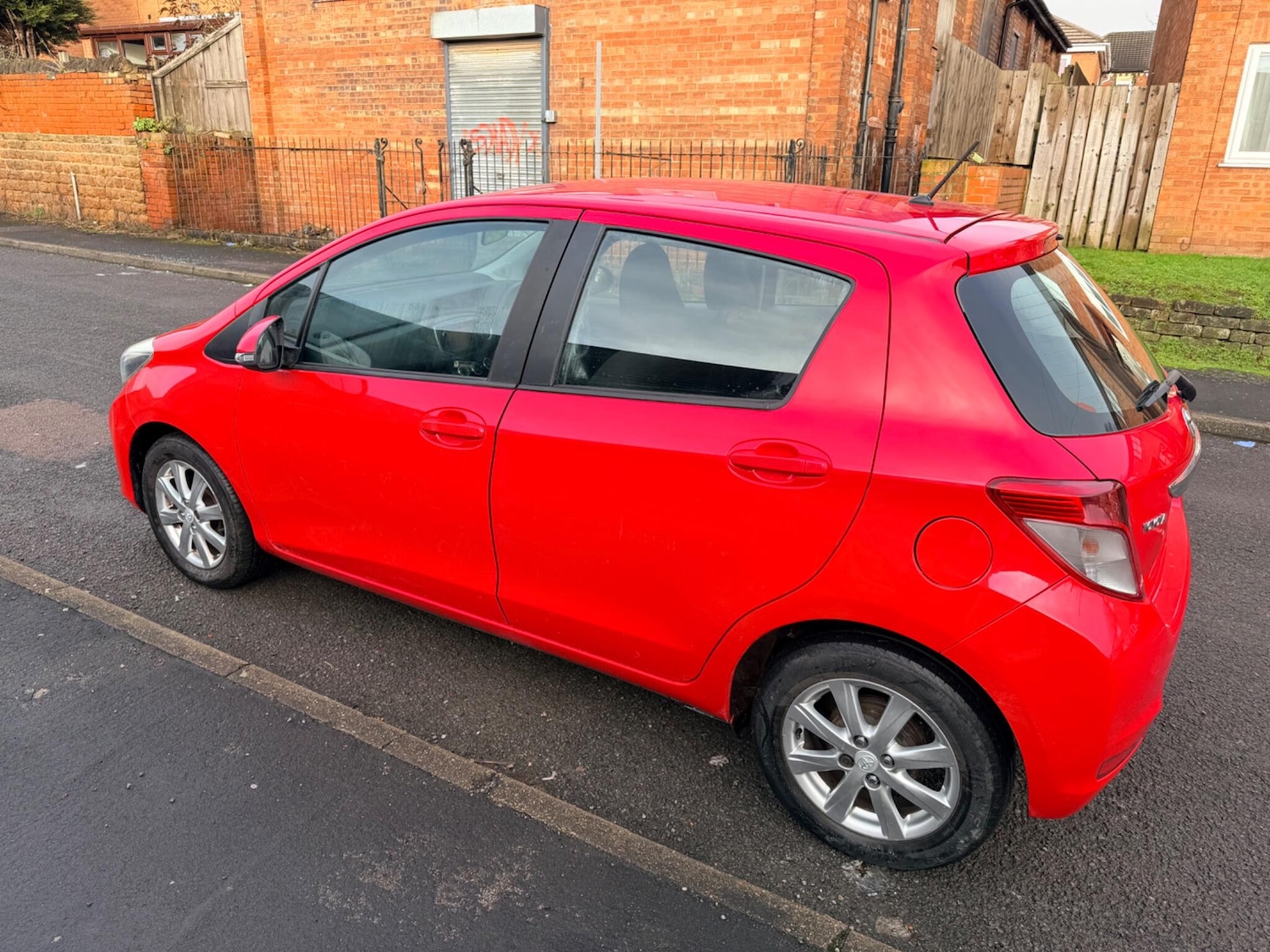 Used Toyota Yaris for sale - 77705142: Photo 8