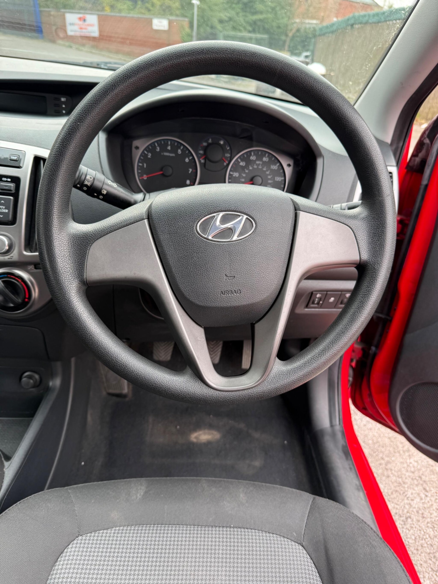 Used Hyundai i20 2013 for sale - 78127844: Photo 30