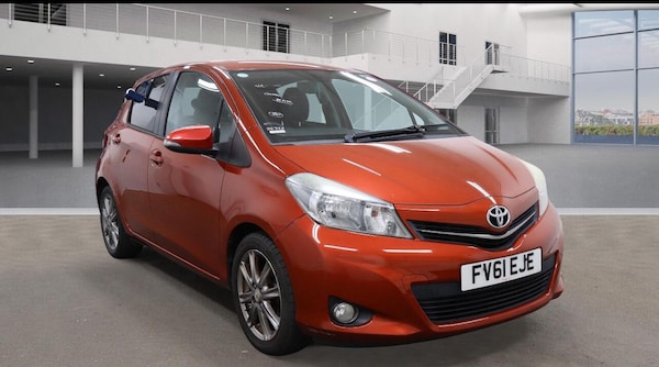 Used Toyota Yaris 2011 for sale - 76121610: Photo 1