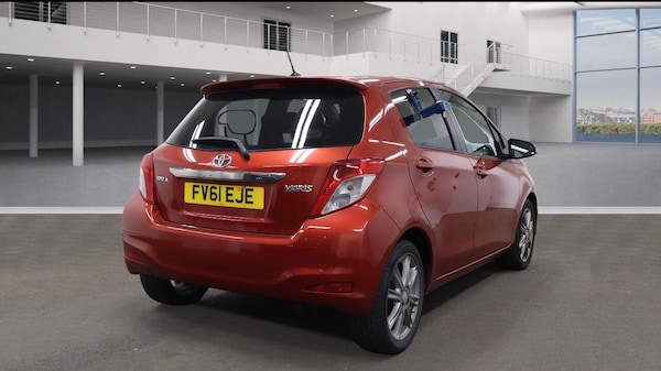 Used Toyota Yaris 2011 for sale - 76121610: Photo 3
