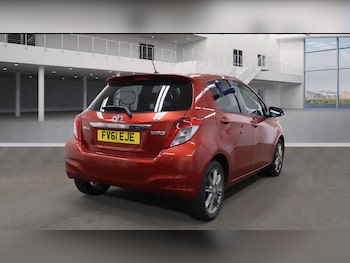 Used Toyota Yaris 2011 for sale - 76121610: Photo 3