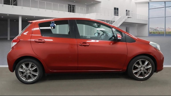 Used Toyota Yaris 2011 for sale - 76121610: Photo 4