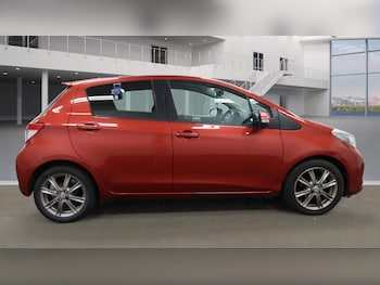 Used Toyota Yaris 2011 for sale - 76121610: Photo 4