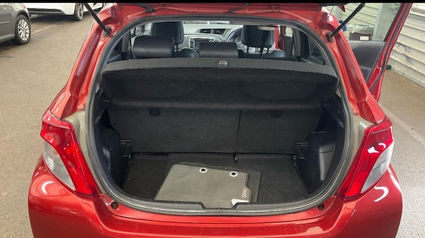 Used Toyota Yaris 2011 for sale - 76121610: Photo 5