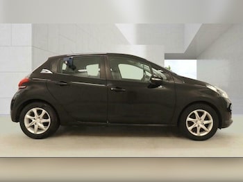Used Peugeot 208 2015 for sale - 78966178: Photo
