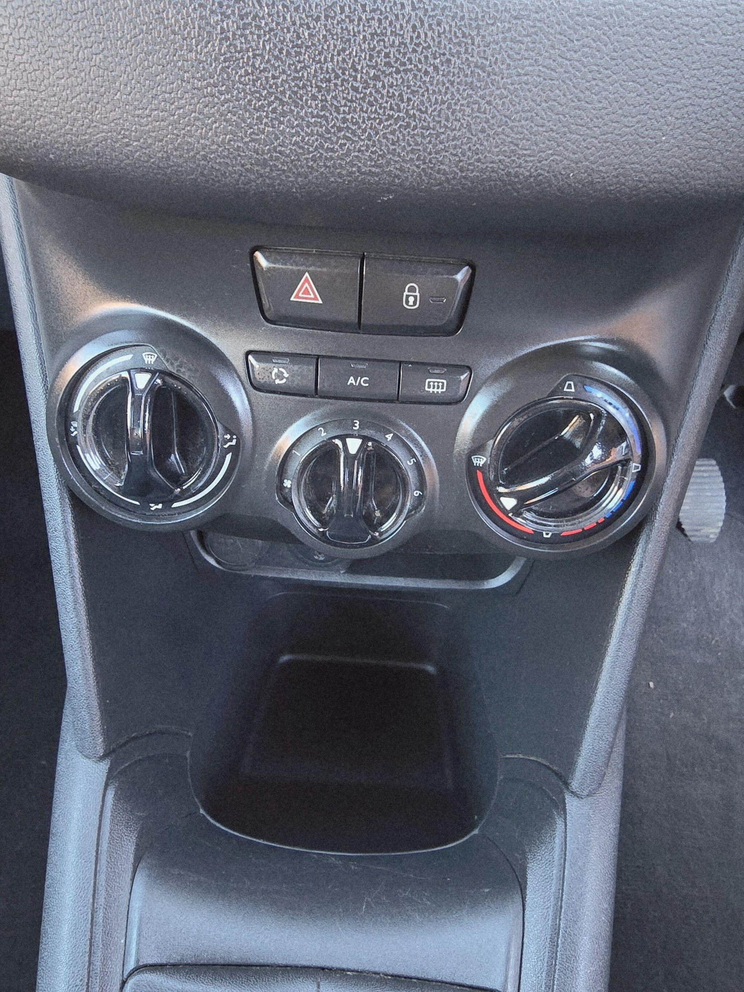 Used Peugeot 208 2014 for sale - 77066660: Photo 13