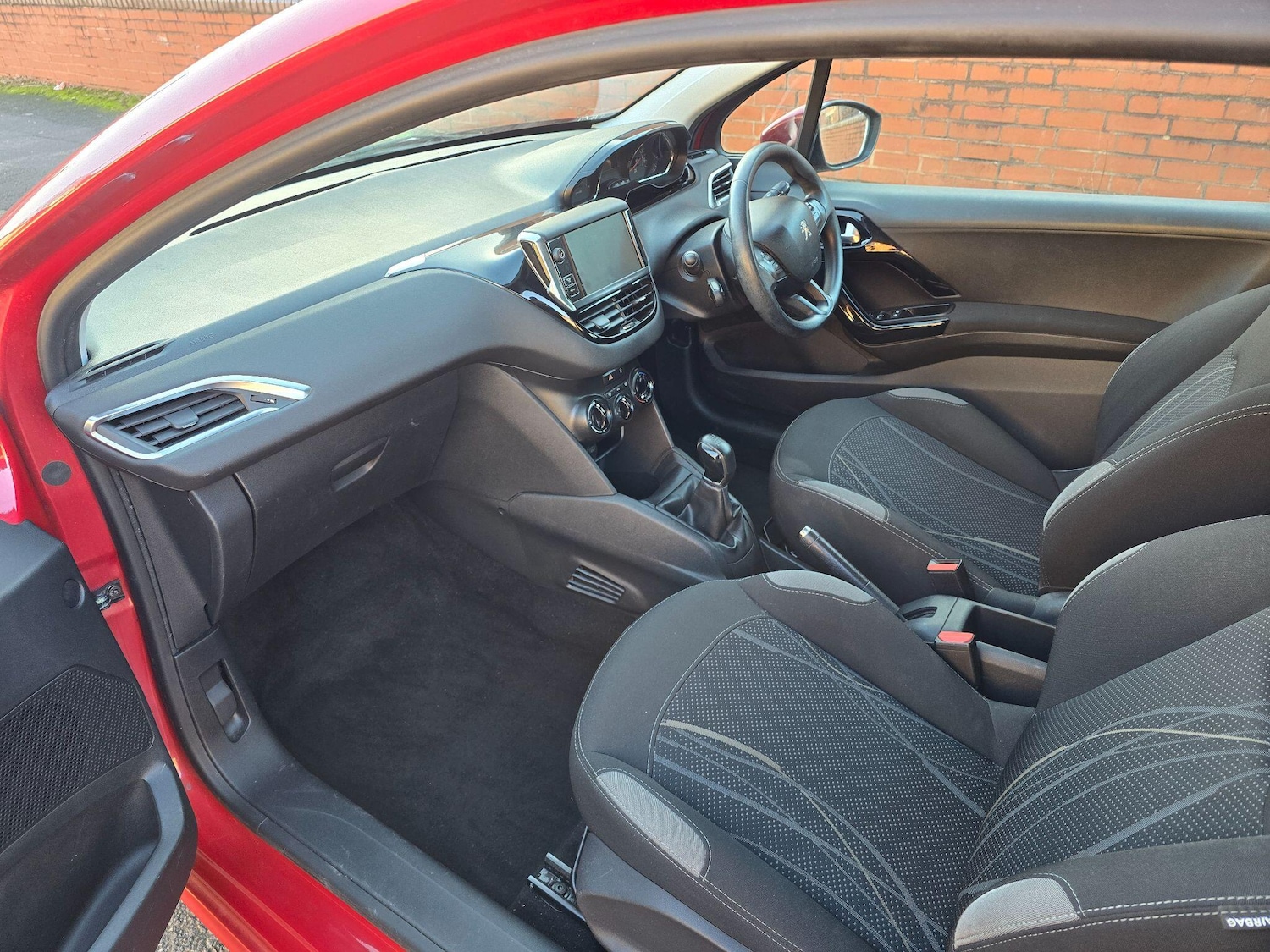 Used Peugeot 208 2014 for sale - 77066660: Photo 26