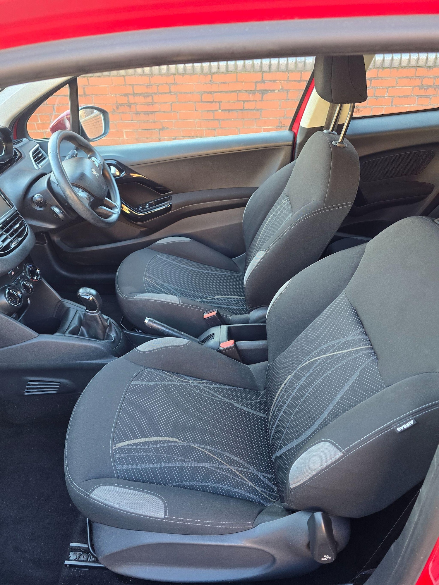 Used Peugeot 208 2014 for sale - 77066660: Photo 27