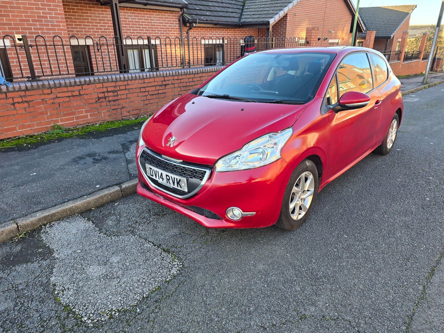 Used Peugeot 208 2014 for sale - 77066660: Photo 3