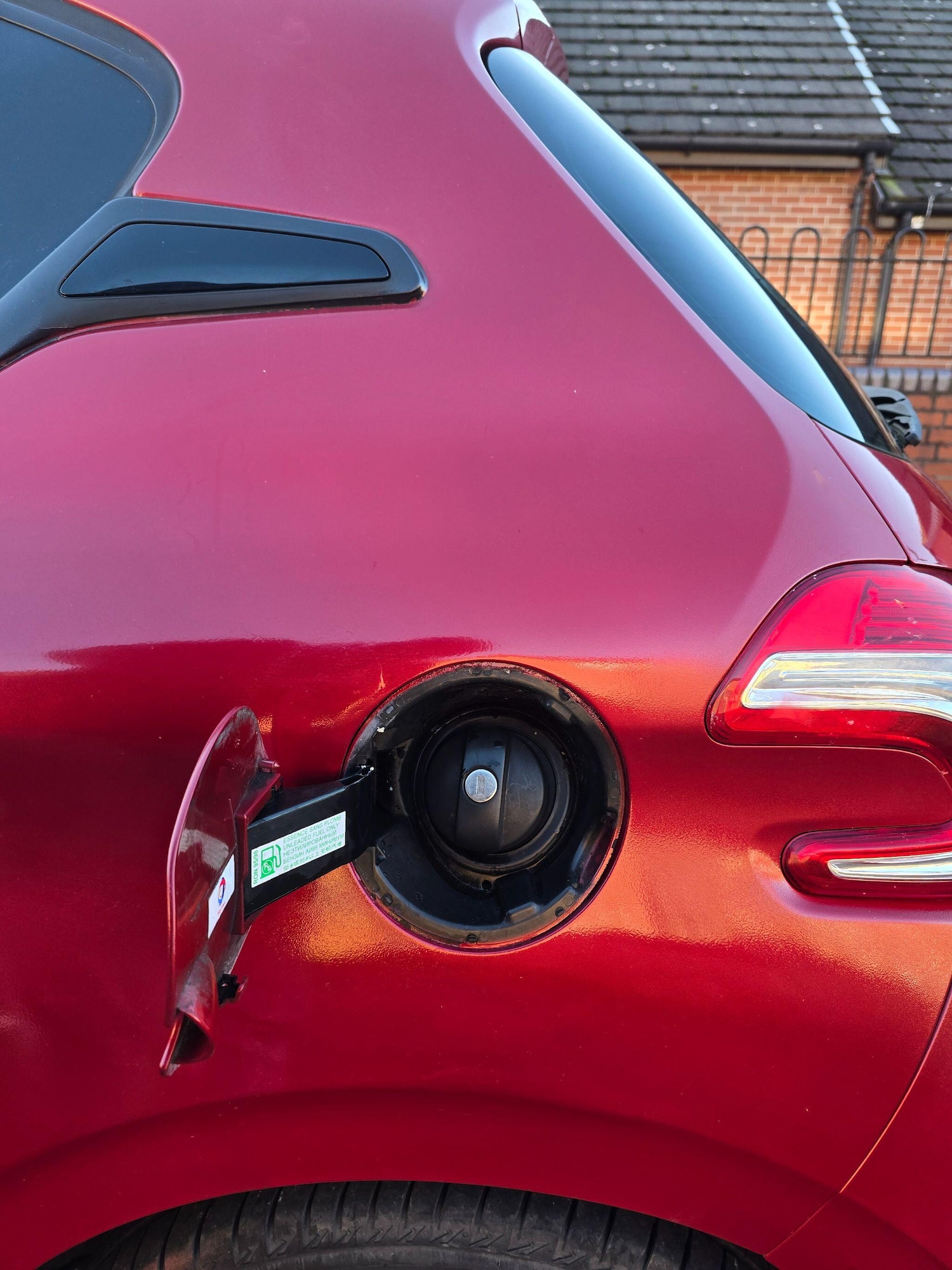 Used Peugeot 208 2014 for sale - 77066660: Photo 32