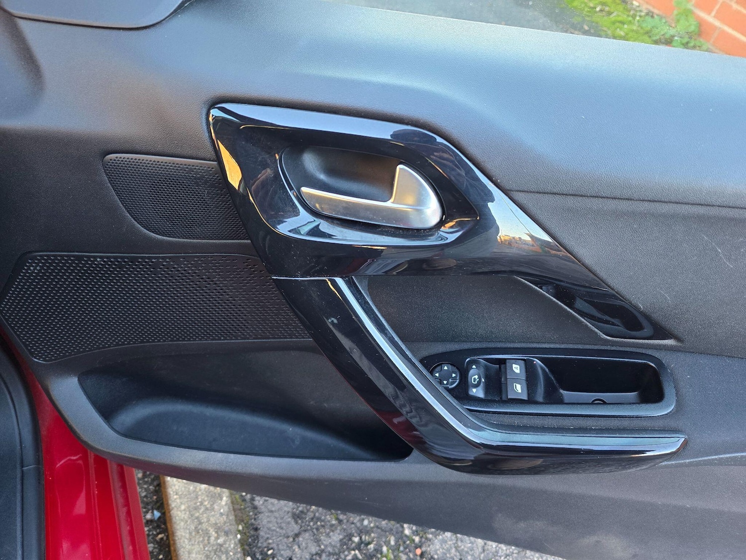 Used Peugeot 208 2014 for sale - 77066660: Photo 34