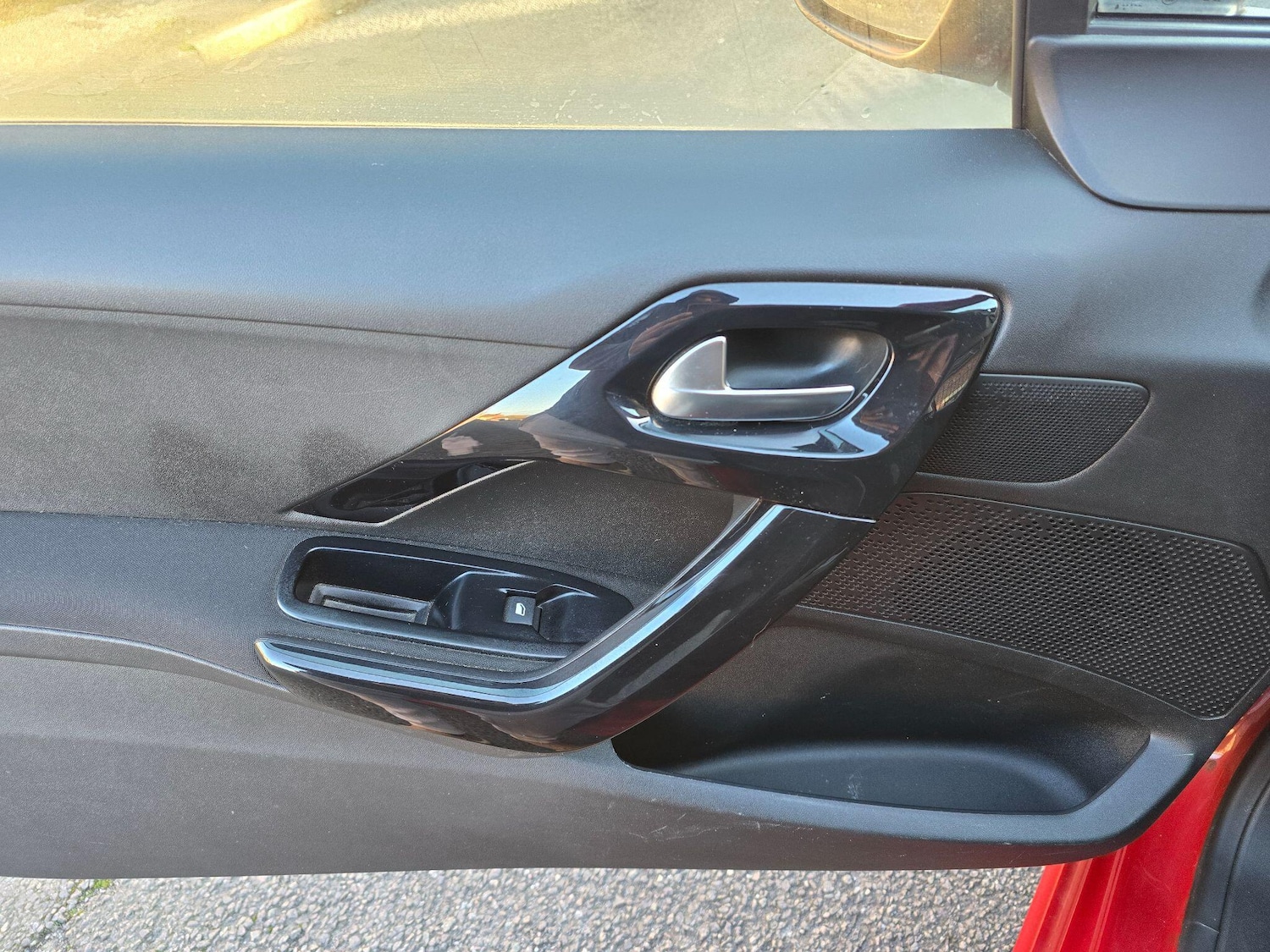 Used Peugeot 208 2014 for sale - 77066660: Photo 35