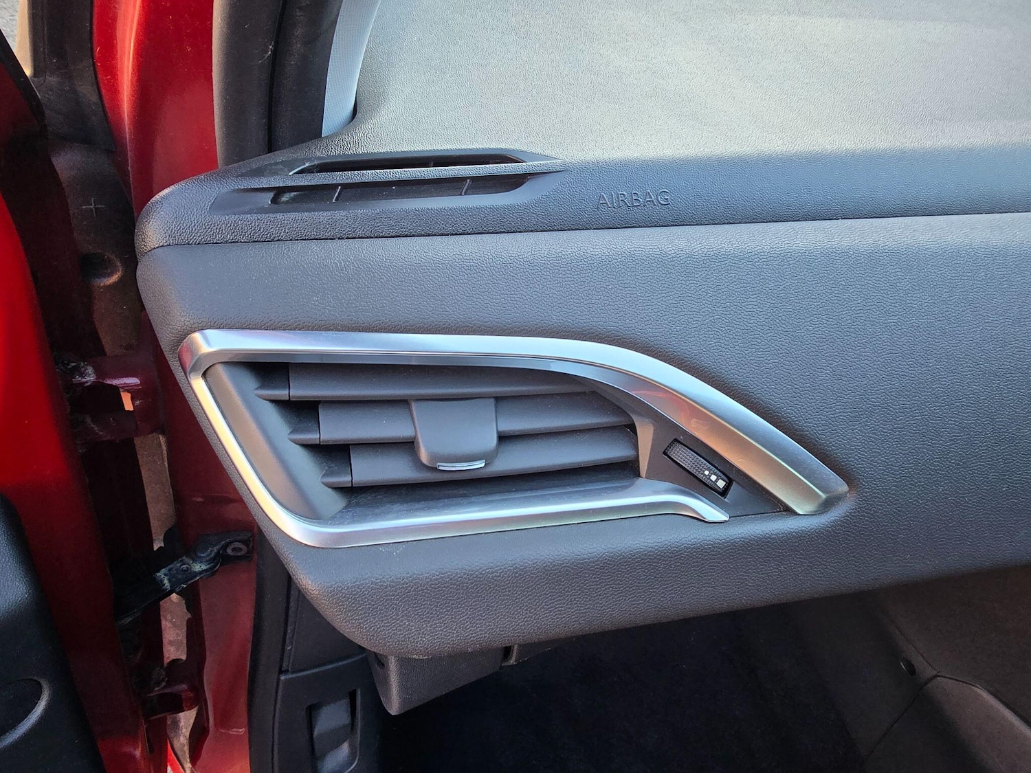 Used Peugeot 208 2014 for sale - 77066660: Photo 37