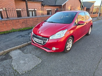 Used Peugeot 208 2014 for sale - 77066660: Photo