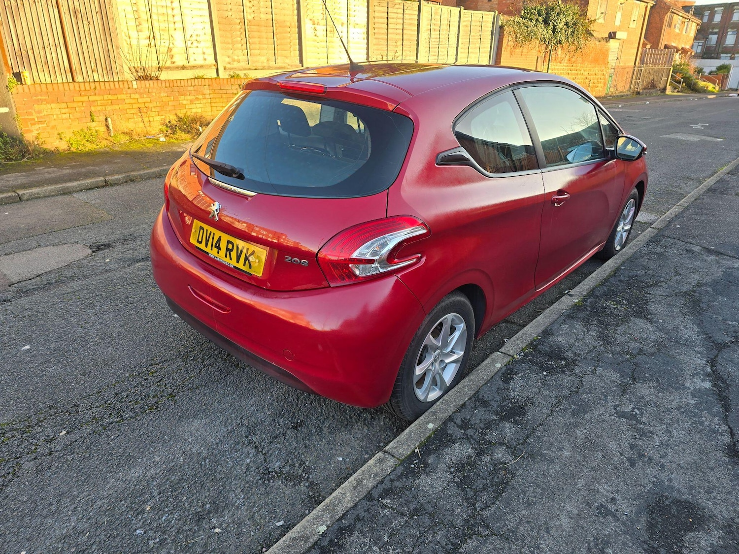 Used Peugeot 208 2014 for sale - 77066660: Photo 9