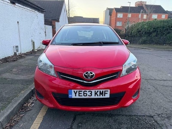 Used Toyota Yaris 2013 for sale - 77101806: Photo