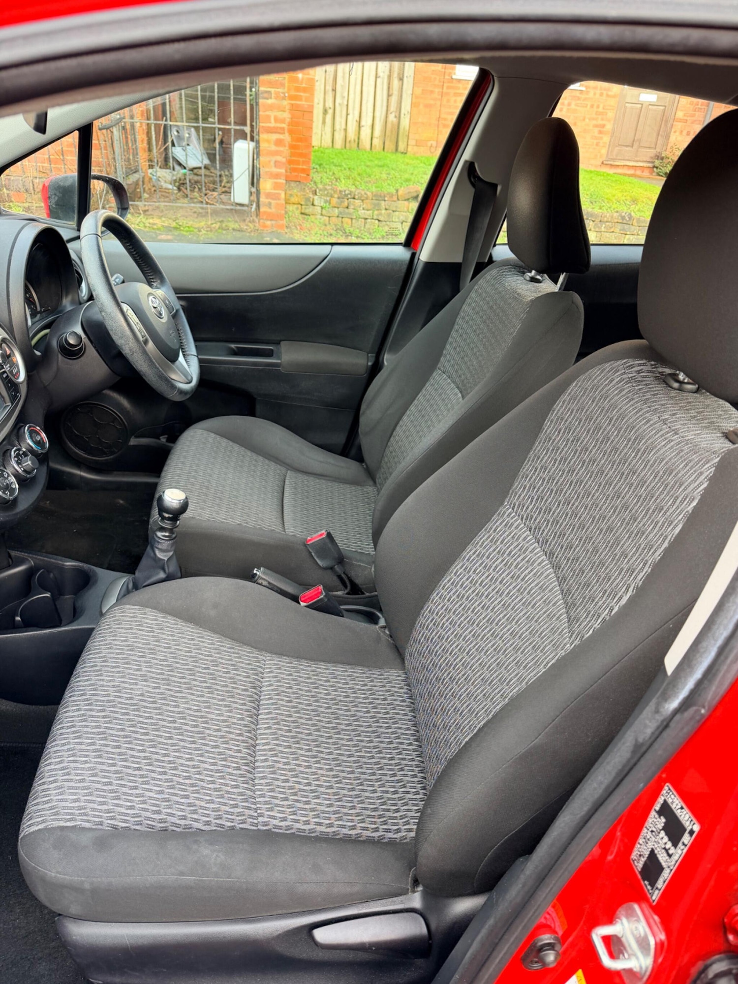 Used Toyota Yaris 2013 for sale - 77101806: Photo 31