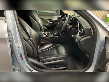 Used Mercedes-Benz C Class 2015 for sale - 77358568: Photo